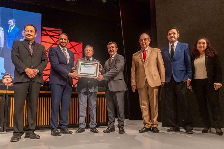 Entregan a la UAT nuevas certificaciones por su calidad educativa