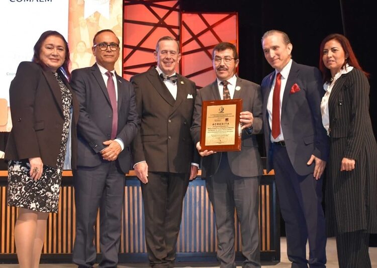 Entregan a la UAT nuevas certificaciones por su calidad educativa