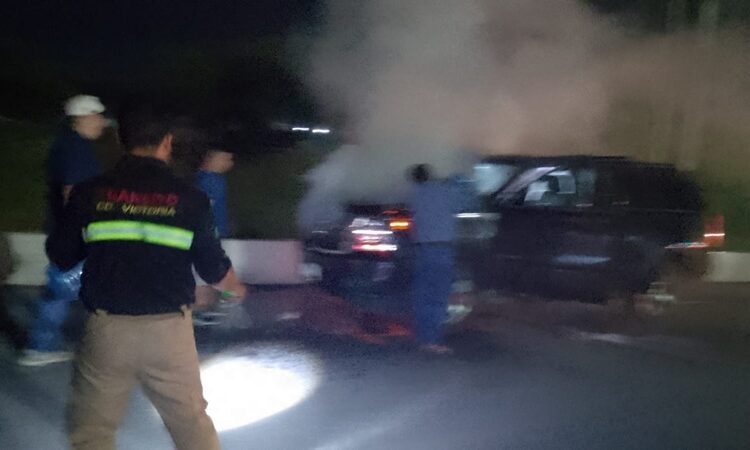 Auxilia Tránsito de Victoria a conductores