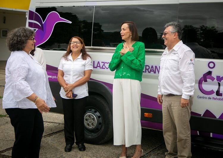 Fortalece DIF Tamaulipas red de transporte adaptado en los 43 municipios