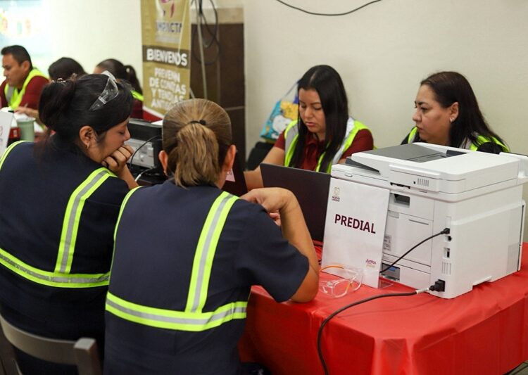 Gobierno de NLD acerca servicios a más de 270 trabajadores de la empresa Chromalox