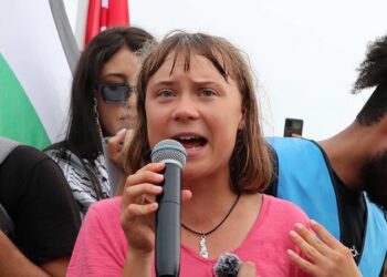 Greta Thunberg sobrevive a ataque con dron mientras viajaba hacia Gaza