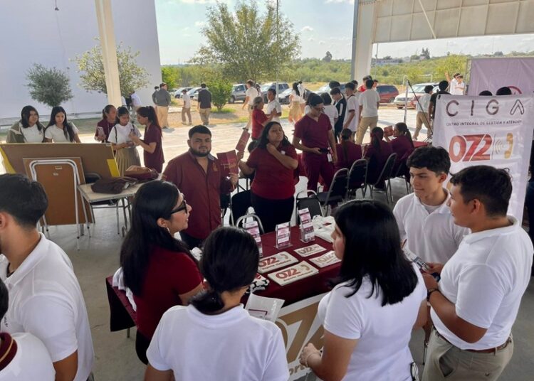 IMJUVE acerca programas y servicios a estudiantes de la Prepa Elena Poniatowska