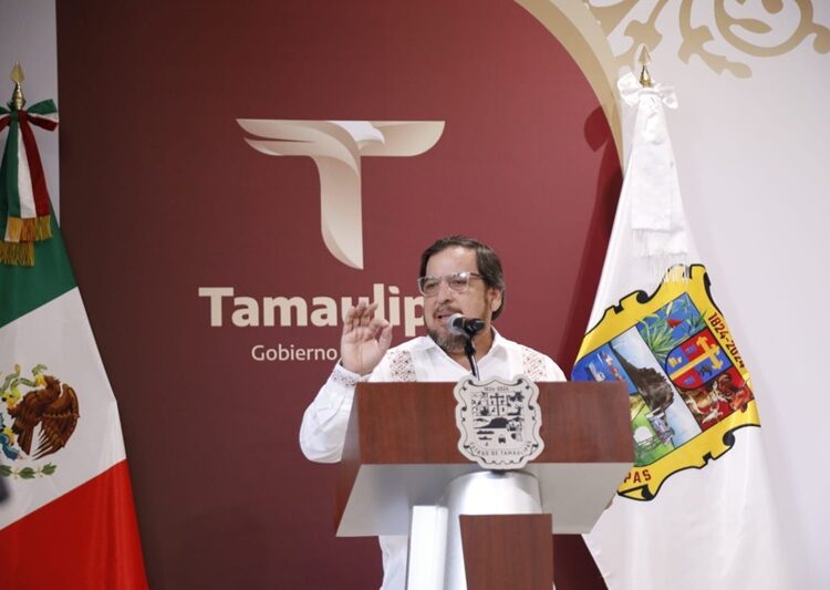 Inaugura AVA gimnasio en Escuela Normal de Educadoras, legado de su padre