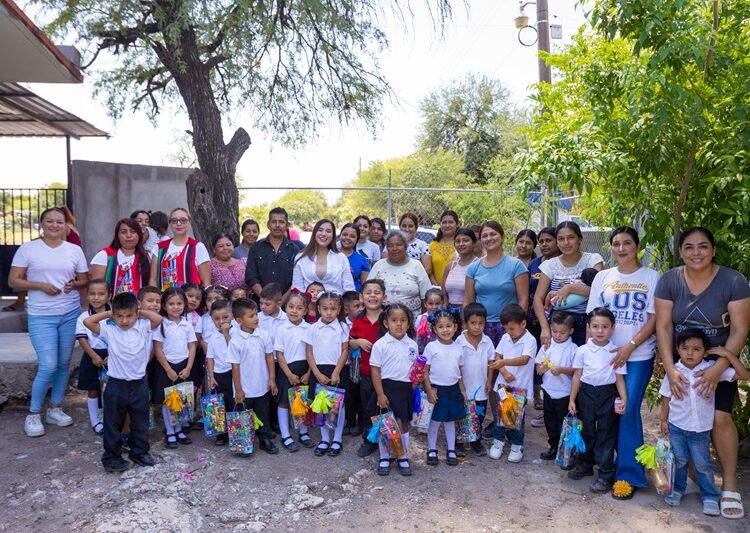 Katalyna arranca Ciclo Escolar con entrega de aires acondicionados a Jardín de niños y primaria