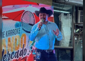NLD realiza 5ª Jornada del Concurso de Karaoke en el Mercado “Maclovio Herrera”