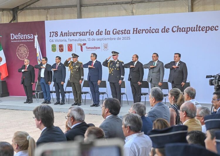 Participa alcalde junto al Gobernador en ceremonia cívico-militar en Victoria
