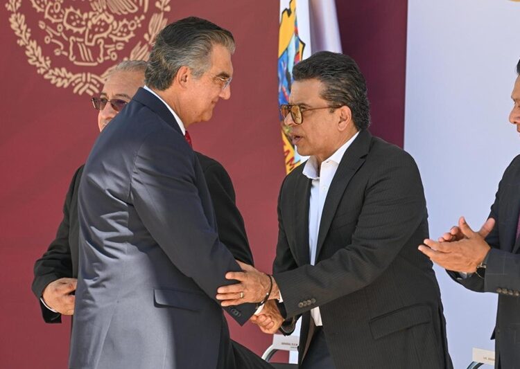 Participa alcalde junto al Gobernador en ceremonia cívico-militar en Victoria