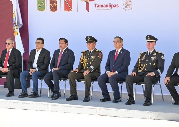 Participa alcalde junto al Gobernador en ceremonia cívico-militar en Victoria