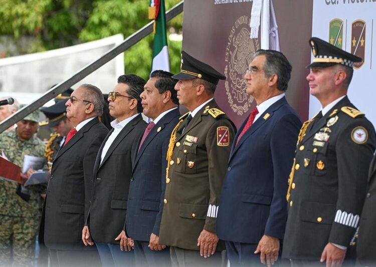 Participa alcalde junto al Gobernador en ceremonia cívico-militar en Victoria