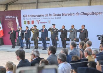 Participa alcalde junto al Gobernador en ceremonia cívico-militar en Victoria
