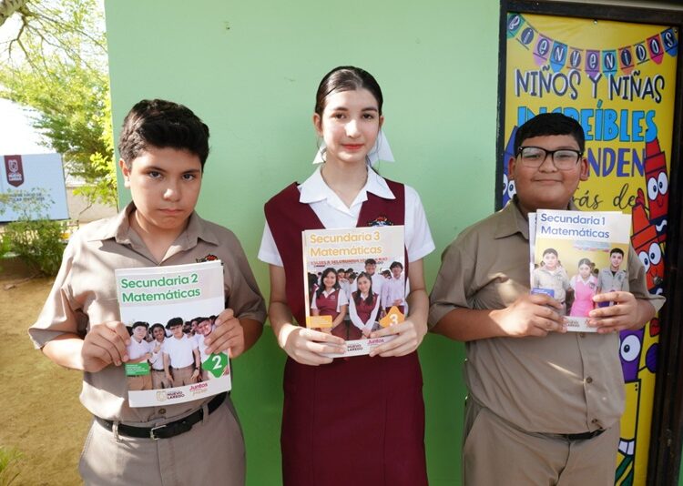 Reconocen maestros apoyo de Carmen Lilia a la educación