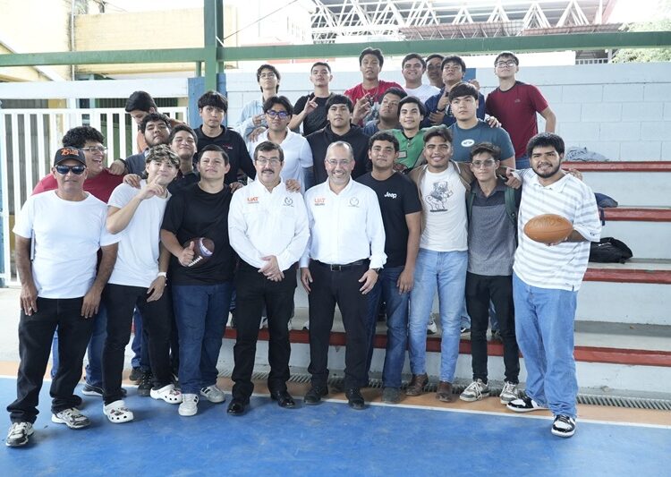 Rector y estudiantes de la UAT comparten jornada universitaria