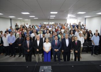 Rinden homenaje al Lic. Francisco Hernández García primer director de la FDCSV