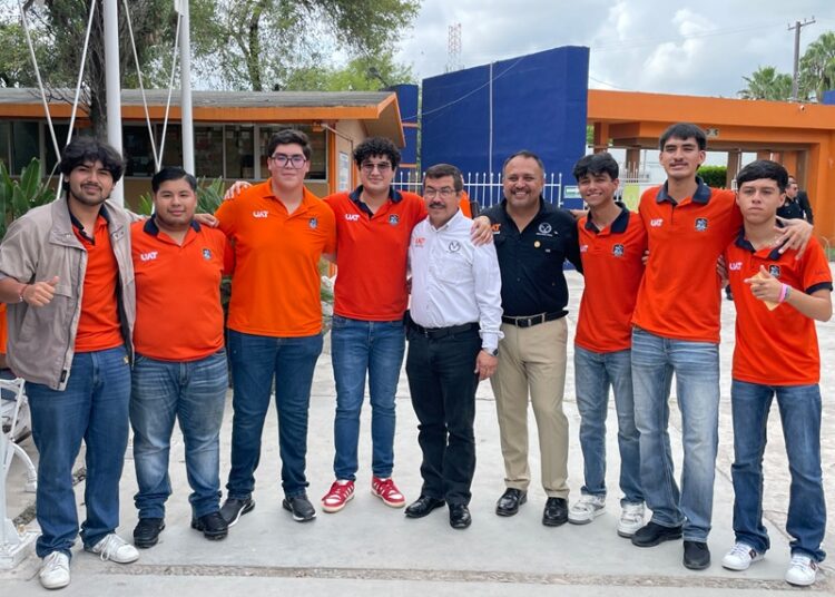 Sostiene rector encuentro con universitarios de Valle Hermoso