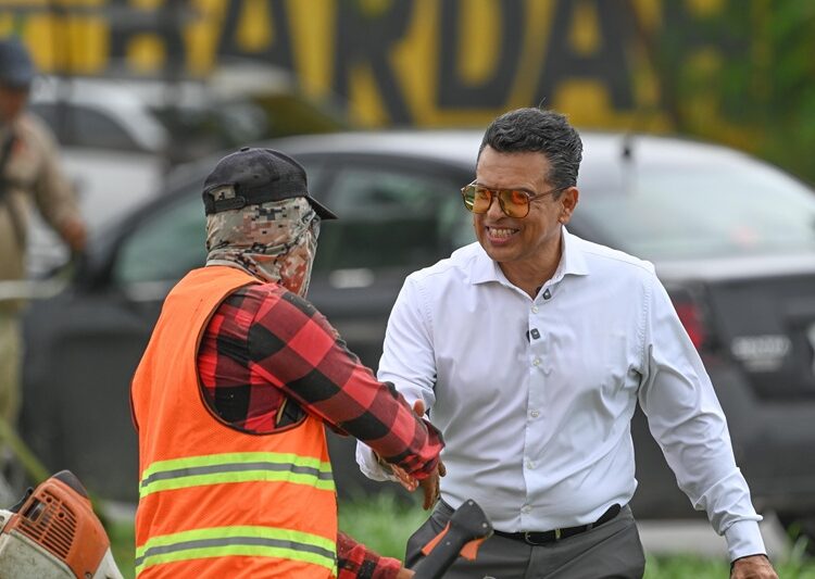 Supervisa Gattás trabajos de limpieza en vialidades de la Capital