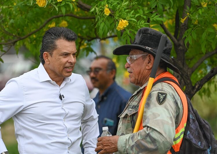 Supervisa Gattás trabajos de limpieza en vialidades de la Capital