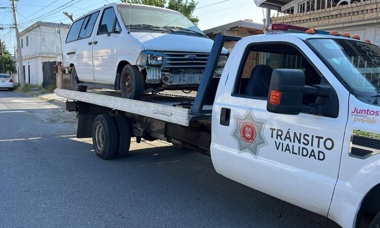 Tránsito y Vialidad de NLD intensifica acciones de retiro de vehículos abandonados