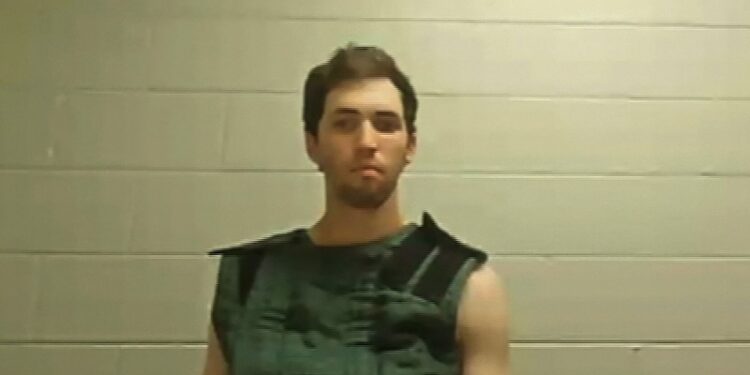 Mensajes revelan confesión del sospechoso en el asesinato de Charlie Kirk