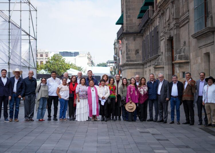 «Vamos bien y nos va a ir mejor con Claudia»: Américo