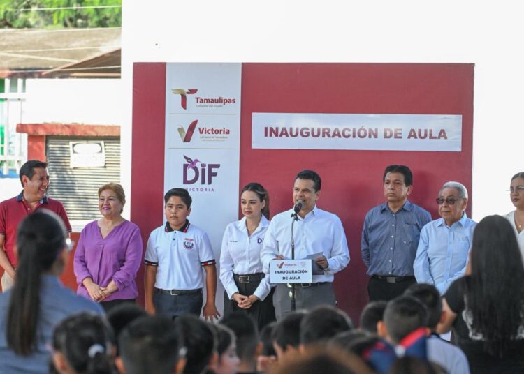 Entrega Victoria aula a la primaria Francisco Márquez