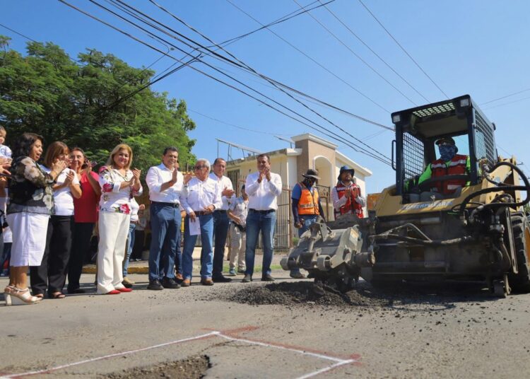 Para seguridad de alumnos, intensifica Victoria bacheo en ruta escolar