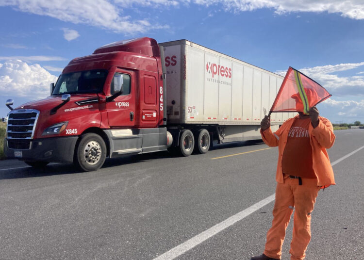 Exceso de velocidad e imprudencia, causas de accidente en la Monterrey-Nuevo Laredo