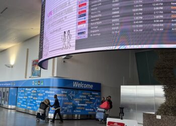 Suspende operaciones el aeropuerto JFK por cierre del gobierno de EU