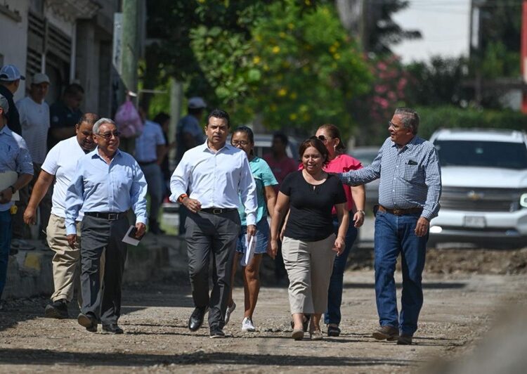 Agradecen vecinos pavimentación en la Cuauhtémoc