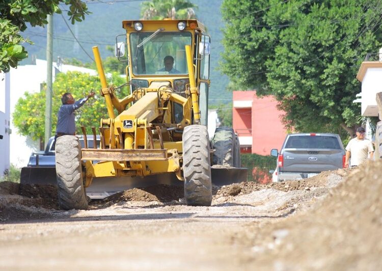 Agradecen vecinos pavimentación en la Cuauhtémoc