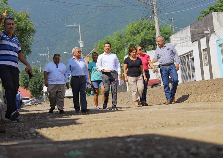 Agradecen vecinos pavimentación en la Cuauhtémoc