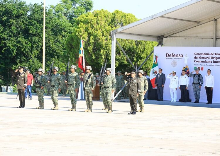 Asiste gobernador AVA a toma de protesta del comandante interino de la 48 Zona Militar