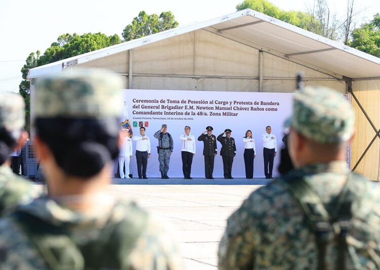 Asiste gobernador AVA a toma de protesta del comandante interino de la 48 Zona Militar