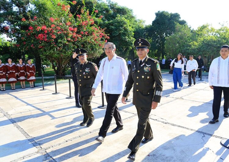 Asiste gobernador AVA a toma de protesta del comandante interino de la 48 Zona Militar
