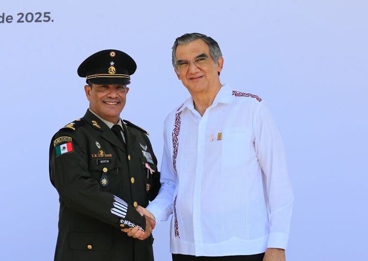 Asiste gobernador AVA a toma de protesta del comandante interino de la 48 Zona Militar