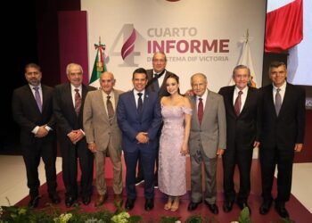 Asisten ex alcaldes y ex presidentas del DIF a informe de Lucy de Gattás