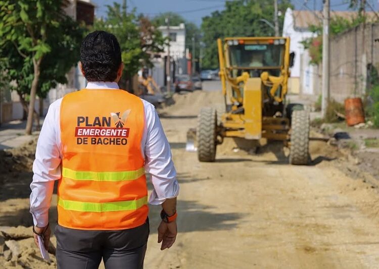 Atiende plan emergente de bacheo calles del centro de Victoria