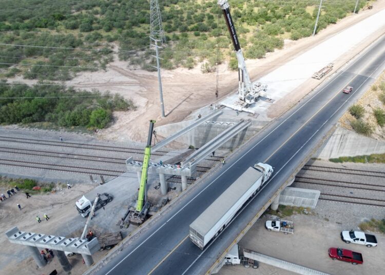 Avanza rehabilitación de puente en Carretera MEX II
