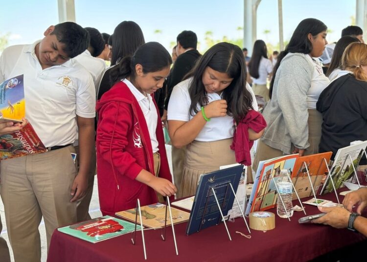 ‘Biblioteca Itinerante’ fomenta la lectura en estudiantes de todos los niveles