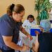 Brigada de vacunación invernal en la Casa Club del Adulto Mayor en NLD