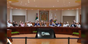 Cabildo aprueba donación de obra de arte que enriquece el acervo cultural de NLD