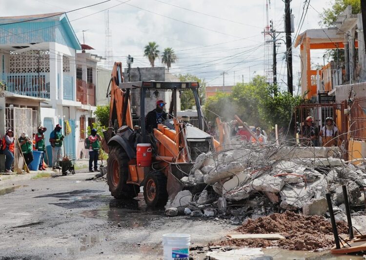 Carmen Lilia brinda apoyo inmediato a familias afectadas por explosión en colonia Infonavit