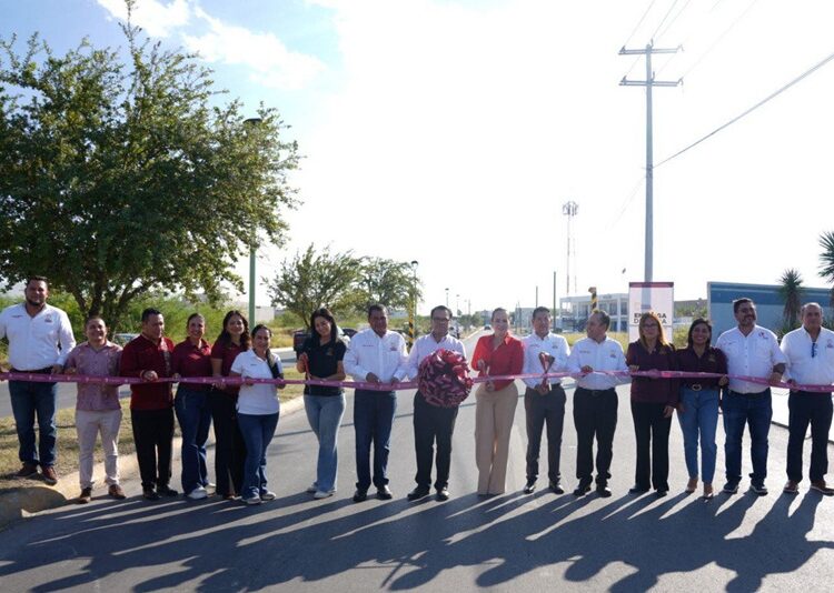 Carmen Lilia entrega nuevas obras que mejoran el entorno social y la movilidad al sur de NLD