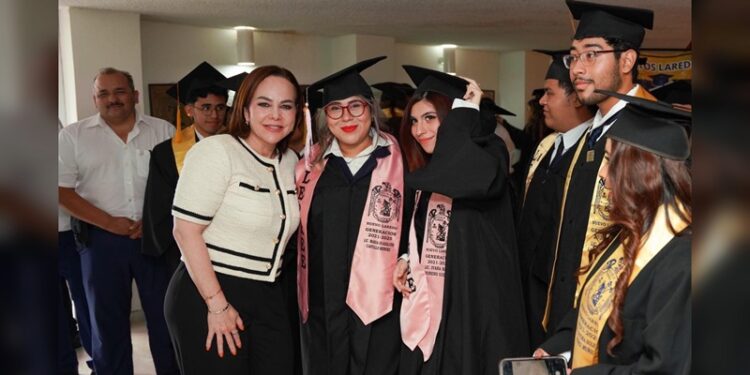 Carmen Lilia reafirma compromiso con la educación