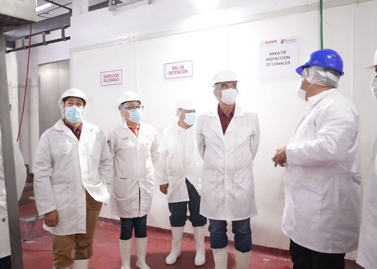 Constató el gobernador modernización del rastro de la UAT