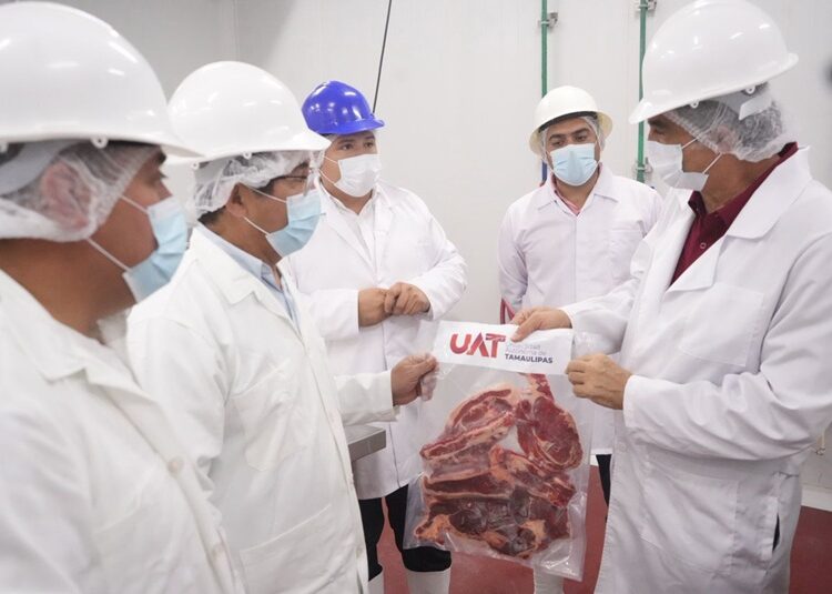 Constató el gobernador modernización del rastro de la UAT