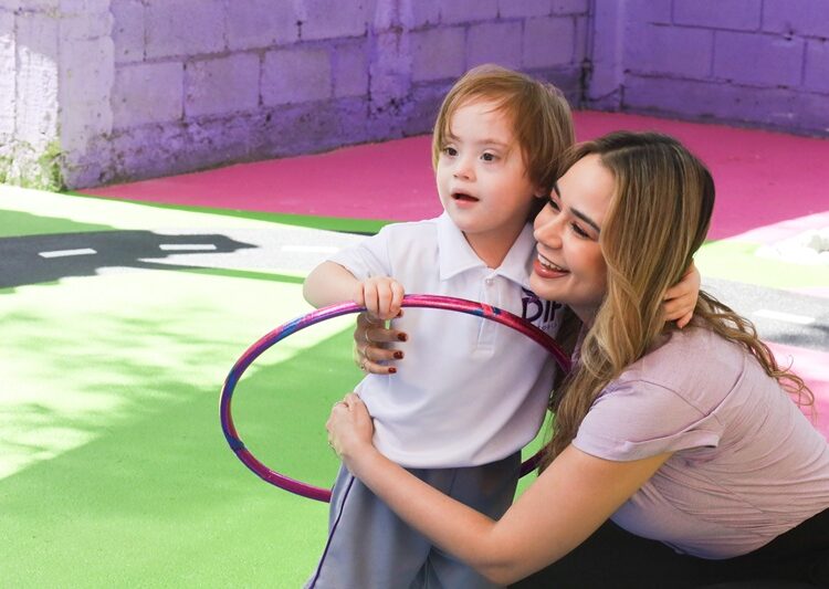 DIF Victoria entrega nuevo patio de juegos con superficie de tartán en su guardería