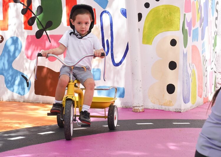 DIF Victoria entrega nuevo patio de juegos con superficie de tartán en su guardería