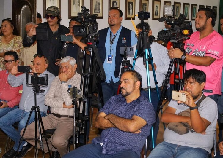 Destina Ayuntamiento 10 mdp al Plan Emergente de Bacheo