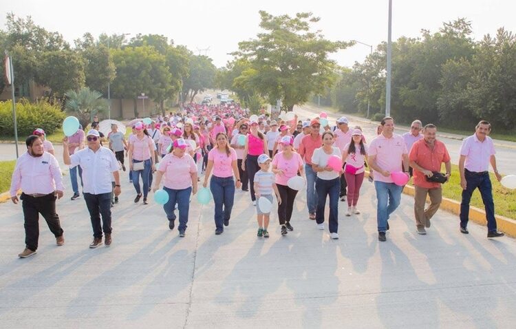 Encabeza Rossy Luque caminata por el ‘Día Internacional de la Lucha Contra el Cáncer de Mama’
